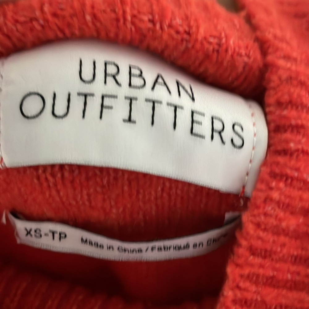 Urban Outfitters Red cropped sweater rolled hem & soft mock neck XS Balletcore - Picture 3 of 6